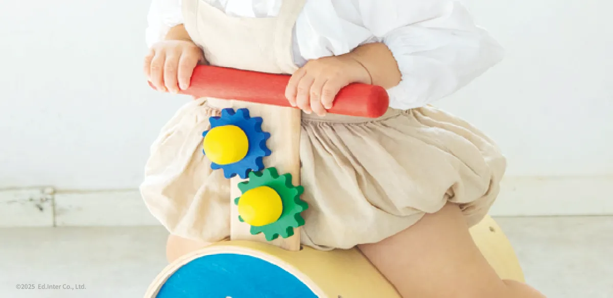 手押し車と乗用玩具の2WAY仕様│GENI（ジェニ）のっておして!すくすくウォーカー