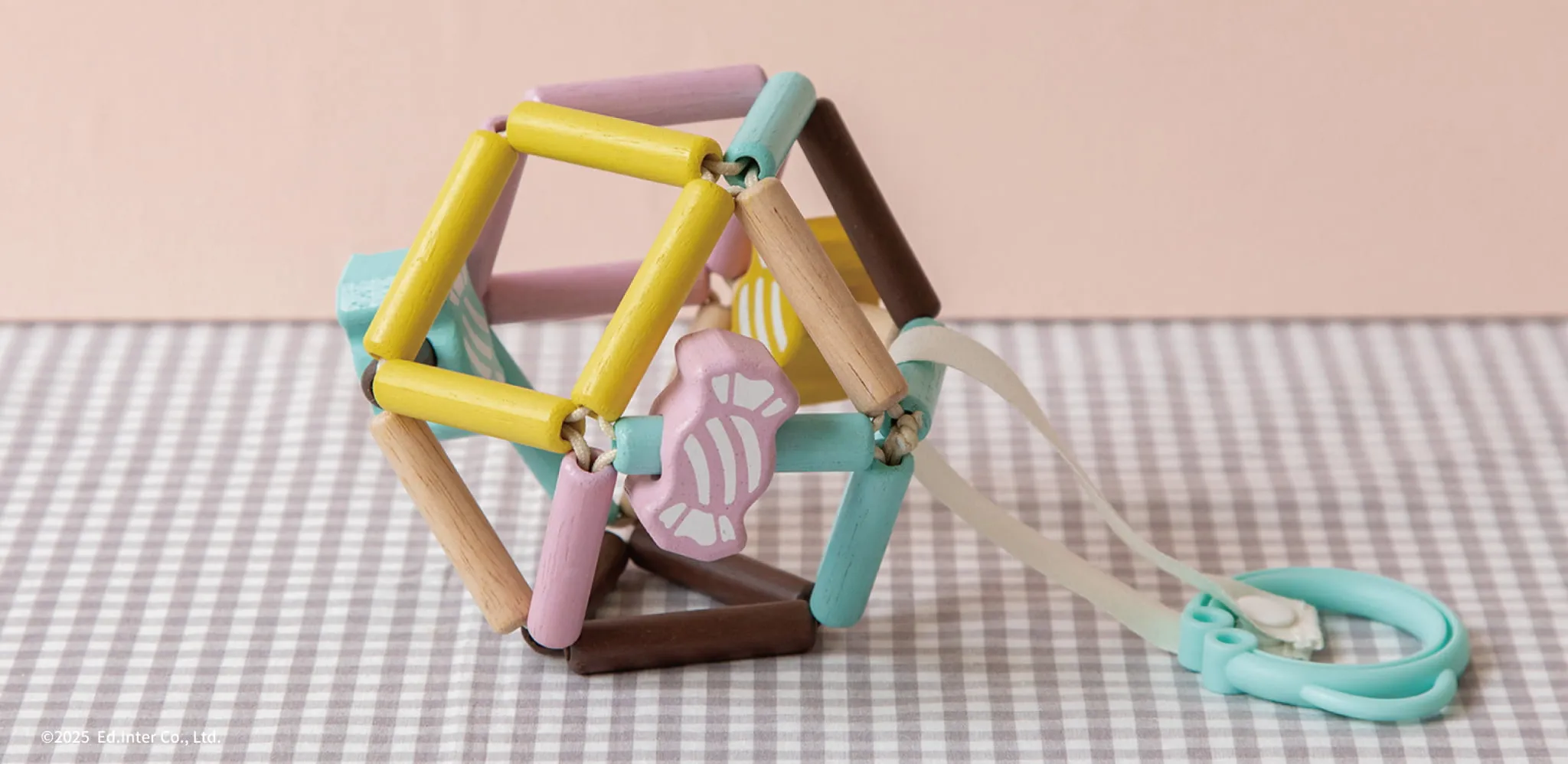 出産祝い・ファーストトイにおすすめのGENI（ジェニ）のおもちゃ｜ポケット知育「にぎにぎキャンディ」