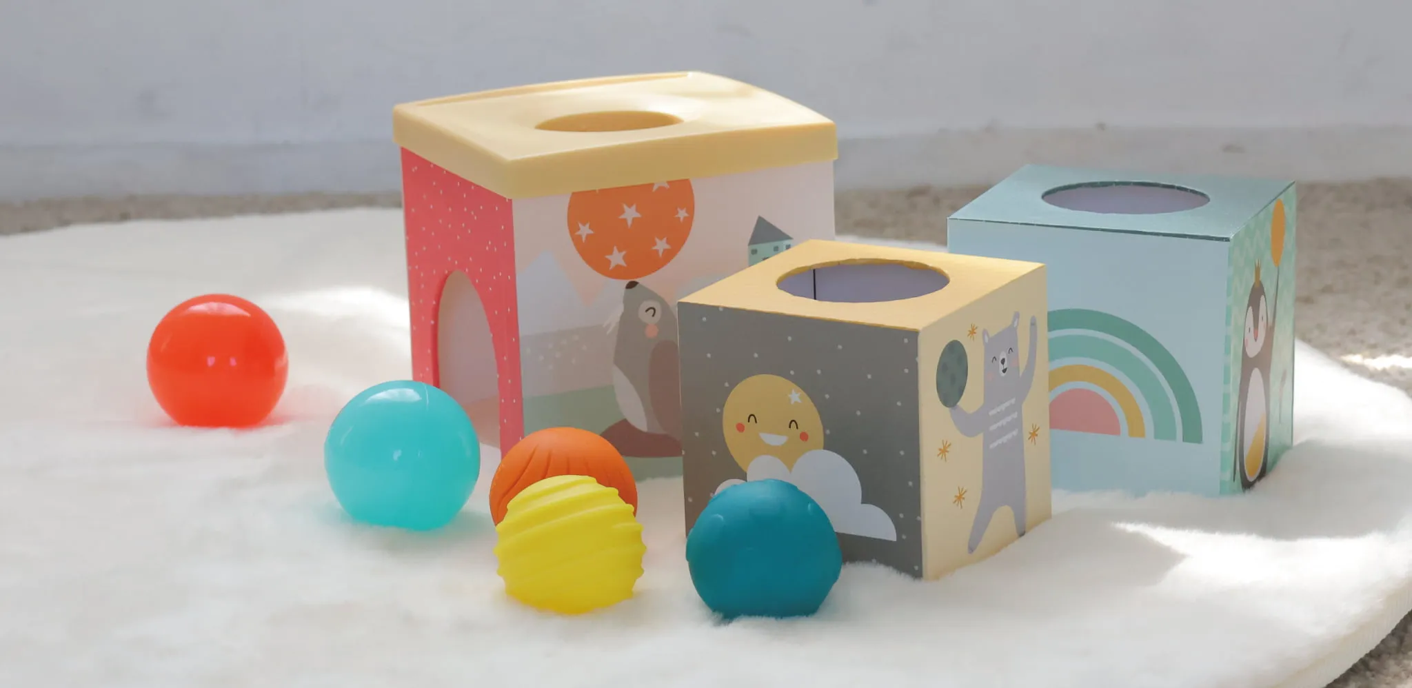 出産祝い・ファーストトイにおすすめのtaftoys「しろくまのスタッキングドロップボール」